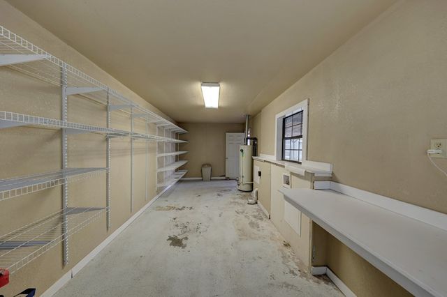 800 N Summer St, Marfa, TX 79843