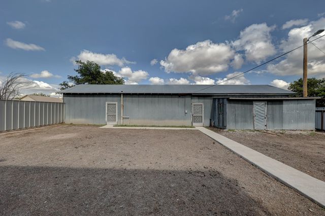 800 N Summer St, Marfa, TX 79843