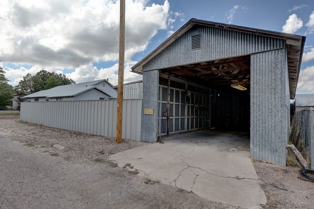 800 N Summer St, Marfa, TX 79843