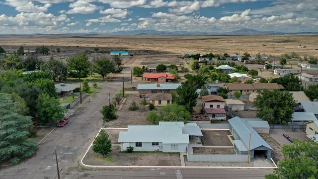 800 N Summer St, Marfa, TX 79843