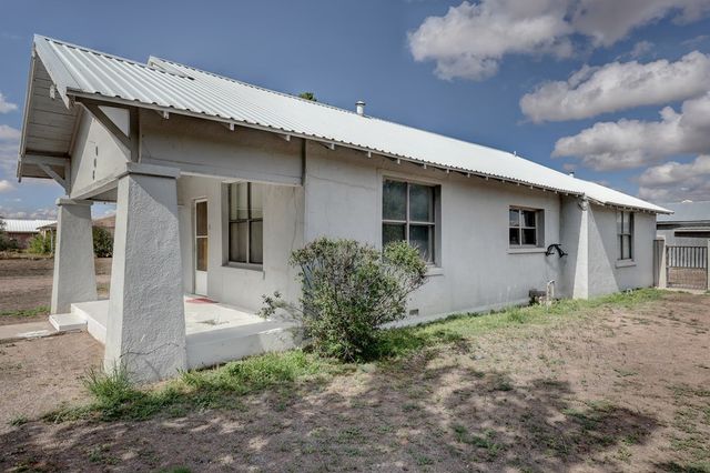 800 N Summer St, Marfa, TX 79843