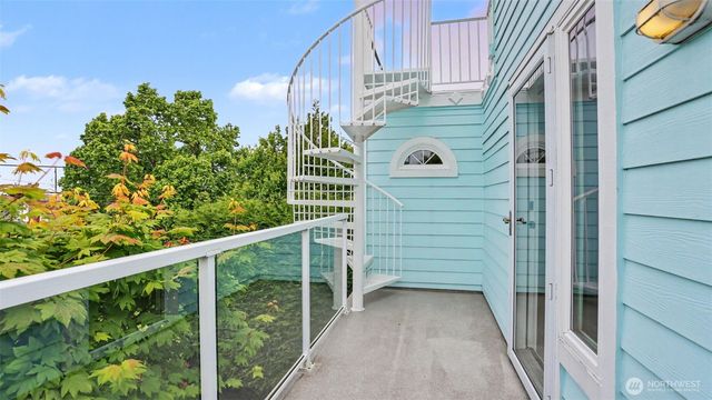 5958 35th Avenue SW, Seattle, WA 98126