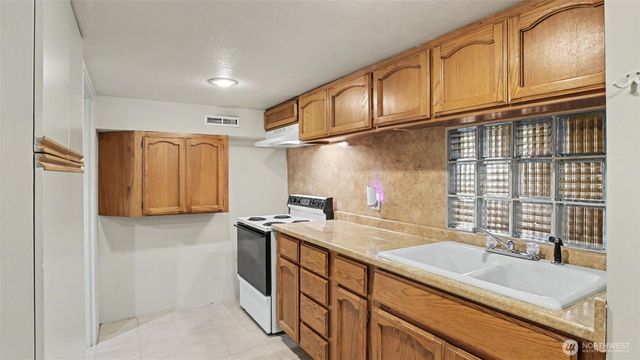 5958 35th Avenue SW, Seattle, WA 98126