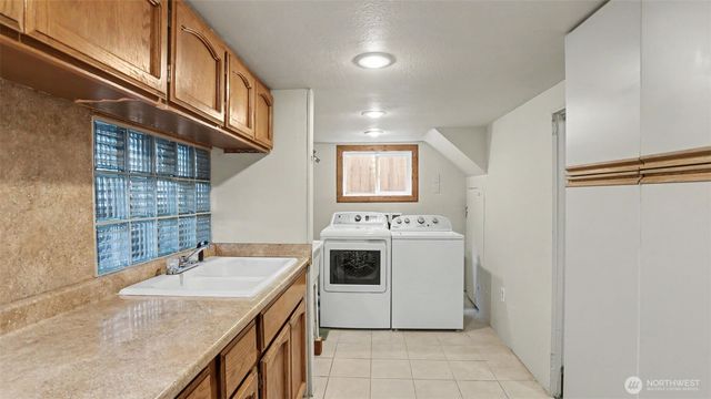 5958 35th Avenue SW, Seattle, WA 98126