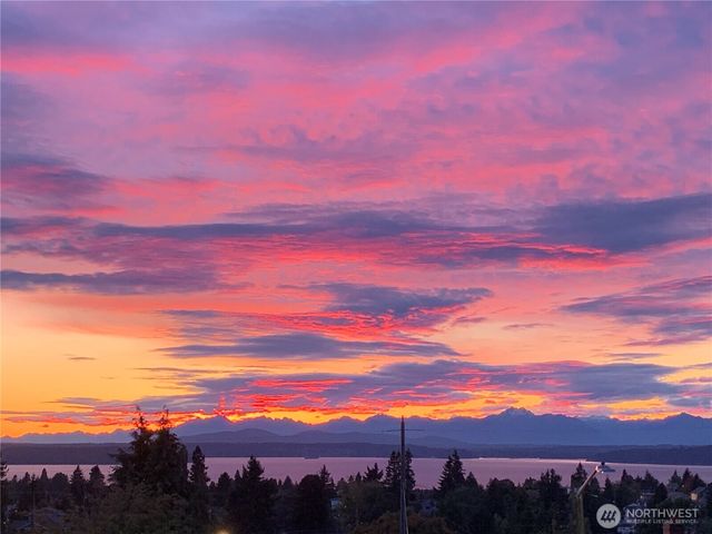 5958 35th Avenue SW, Seattle, WA 98126