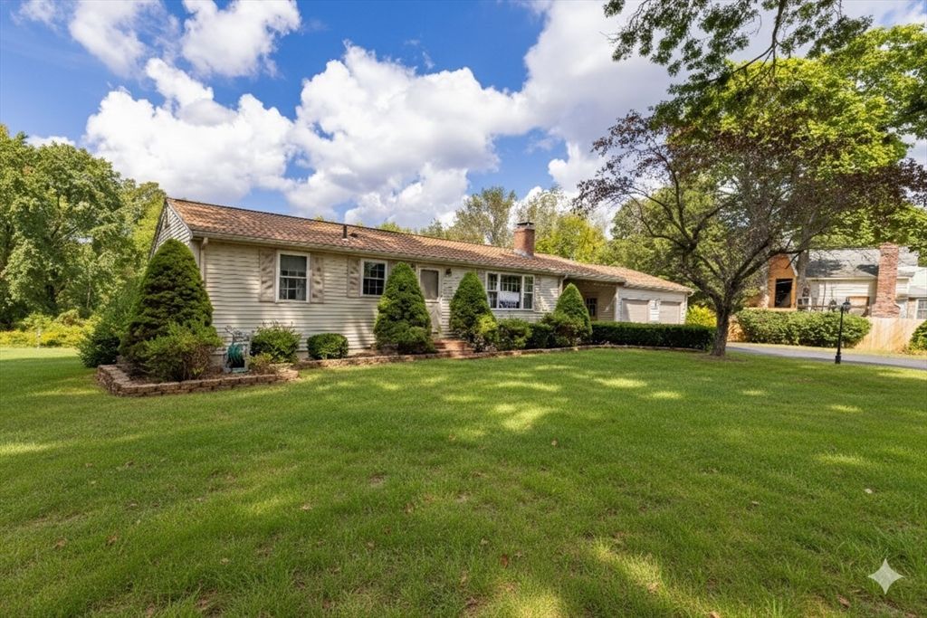 45 Fisher St, Taunton, MA 02780