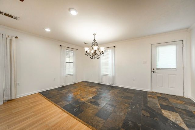 1600 E Lakeview, Benton, AR 72015
