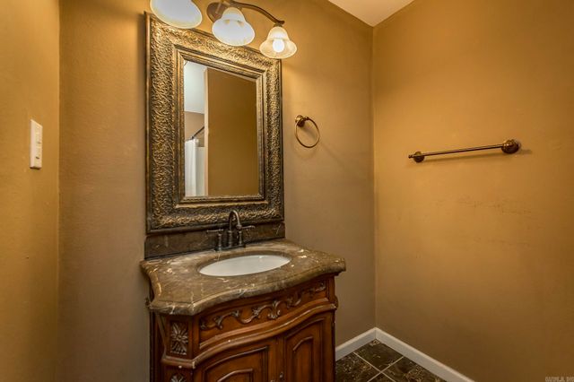 1600 E Lakeview, Benton, AR 72015
