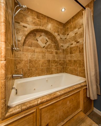 1600 E Lakeview, Benton, AR 72015
