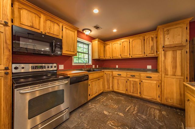 1600 E Lakeview, Benton, AR 72015