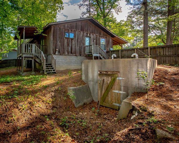 1600 E Lakeview, Benton, AR 72015