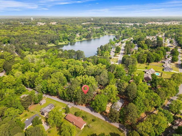 1600 E Lakeview, Benton, AR 72015