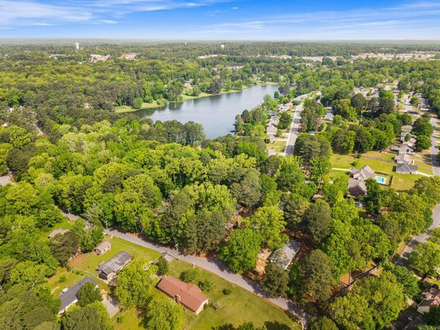 1600 E Lakeview, Benton, AR 72015