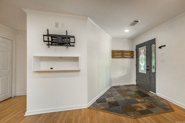 1600 E Lakeview, Benton, AR 72015