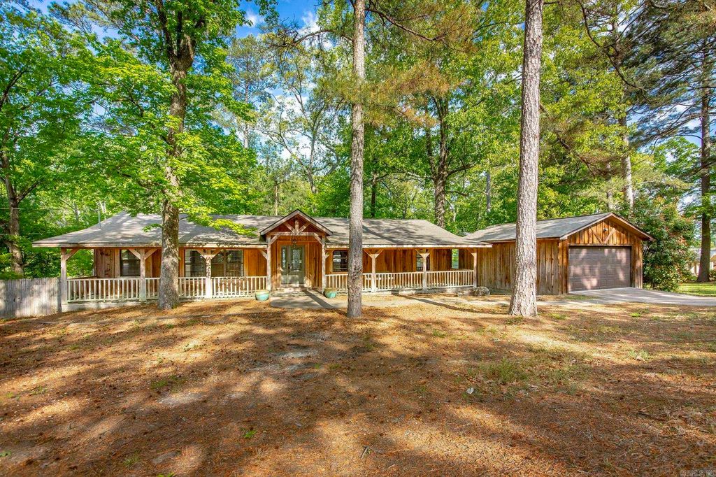 1600 E Lakeview, Benton, AR 72015