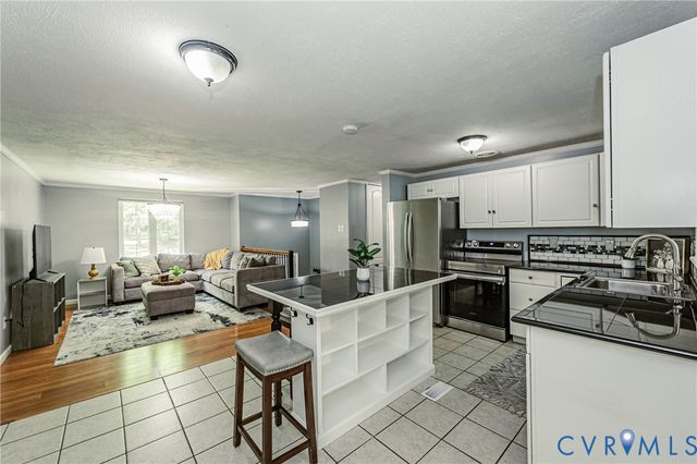 13707 Sutters Mill Cir, Midlothian, VA 23112