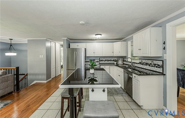13707 Sutters Mill Cir, Midlothian, VA 23112