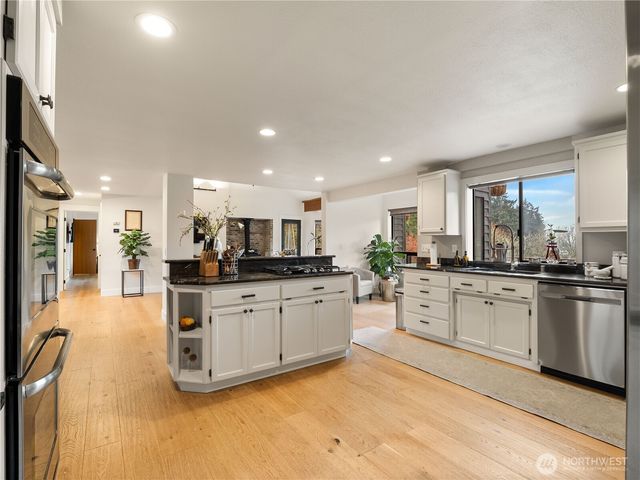 918 Lummi Drive, Fox Island, WA 98333