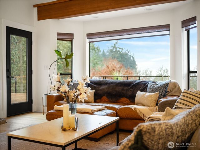 918 Lummi Drive, Fox Island, WA 98333