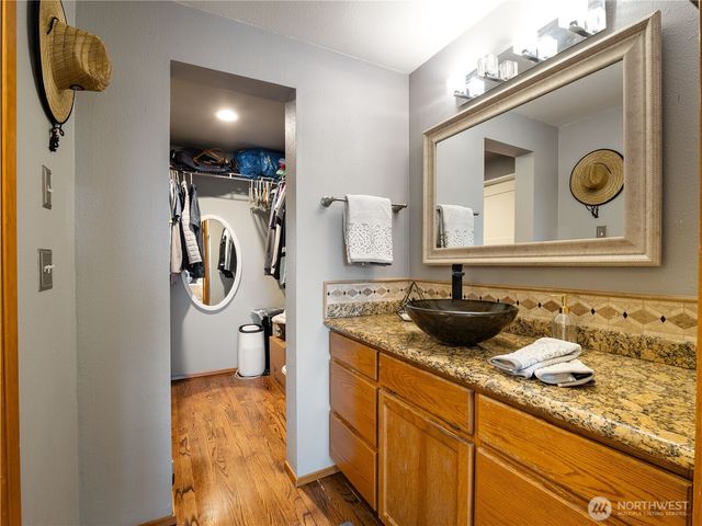 918 Lummi Drive, Fox Island, WA 98333