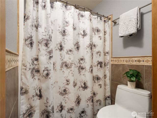 918 Lummi Drive, Fox Island, WA 98333