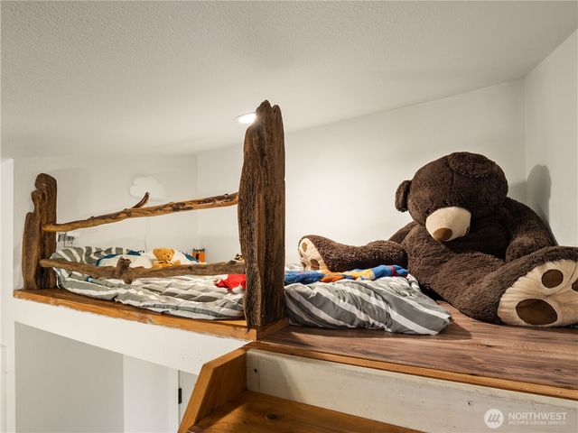 918 Lummi Drive, Fox Island, WA 98333