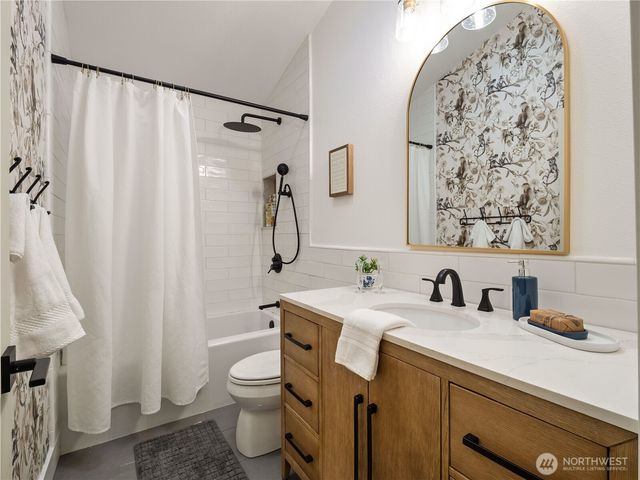 918 Lummi Drive, Fox Island, WA 98333