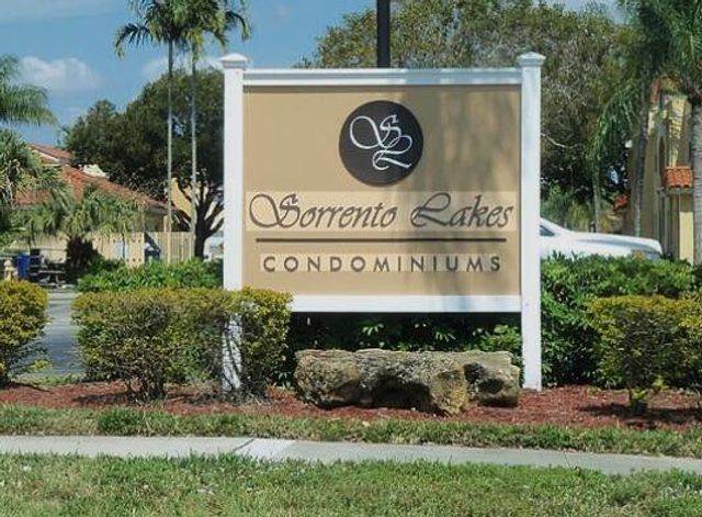 3868 NW 90th Avenue, Sunrise, FL 33351