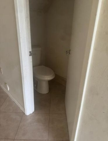 3868 NW 90th Avenue, Sunrise, FL 33351
