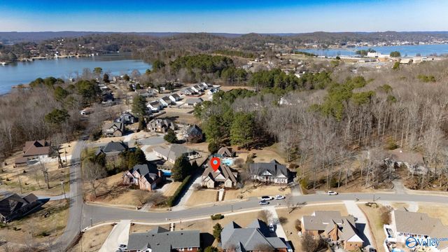 5540 Grist Mill Lane, Guntersville, AL 35976