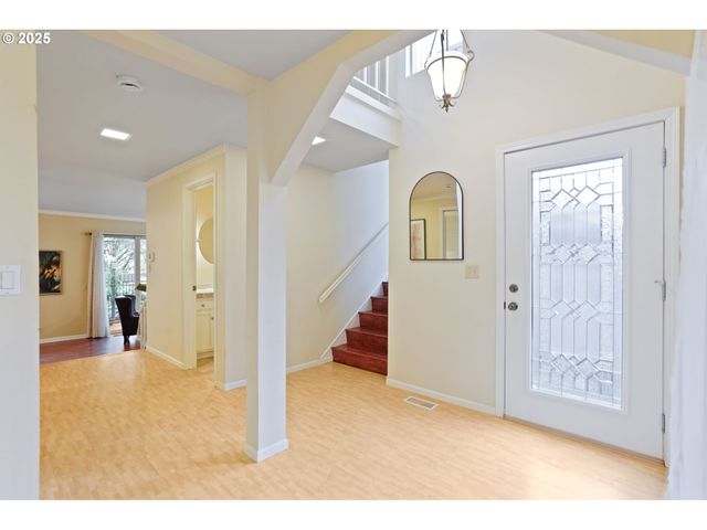 6679 HUNTINGTON Cir Se, Salem, OR 97306