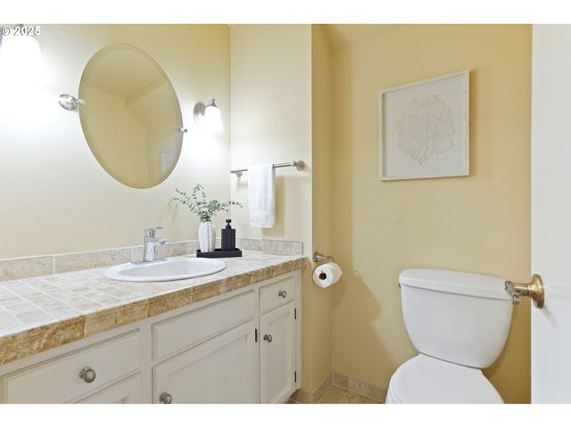 6679 HUNTINGTON Cir Se, Salem, OR 97306