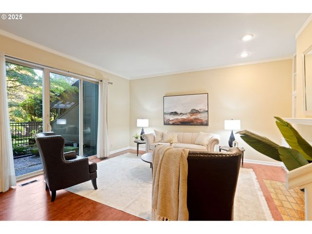 6679 HUNTINGTON Cir Se, Salem, OR 97306