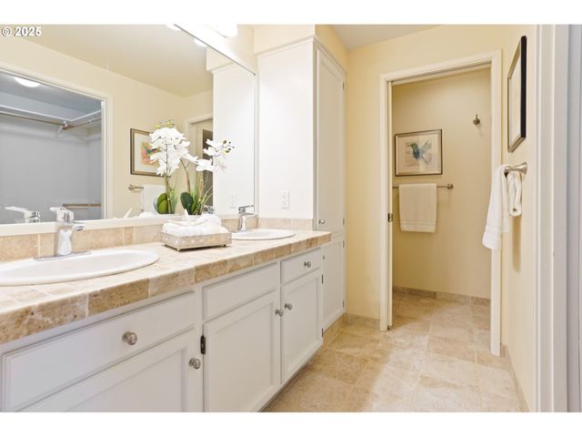 6679 HUNTINGTON Cir Se, Salem, OR 97306