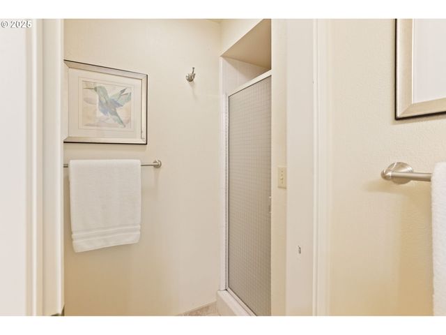 6679 HUNTINGTON Cir Se, Salem, OR 97306