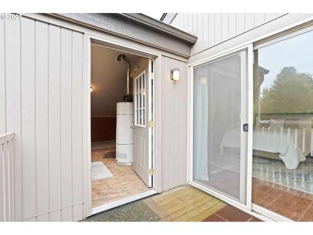 6679 HUNTINGTON Cir Se, Salem, OR 97306