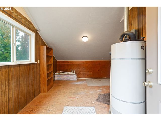 6679 HUNTINGTON Cir Se, Salem, OR 97306