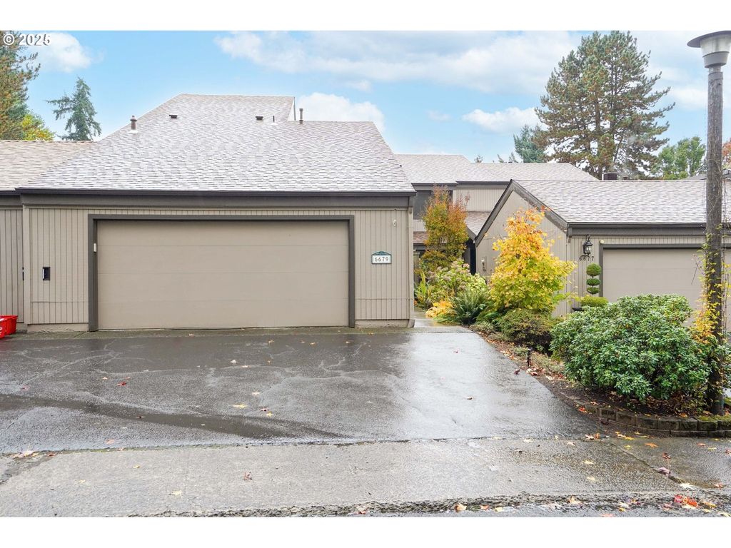 6679 HUNTINGTON Cir Se, Salem, OR 97306