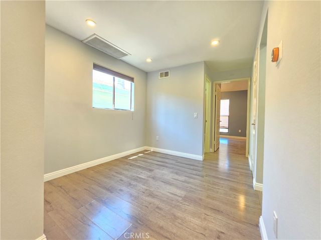 11107 Arminta 22, Los Angeles, CA 91352