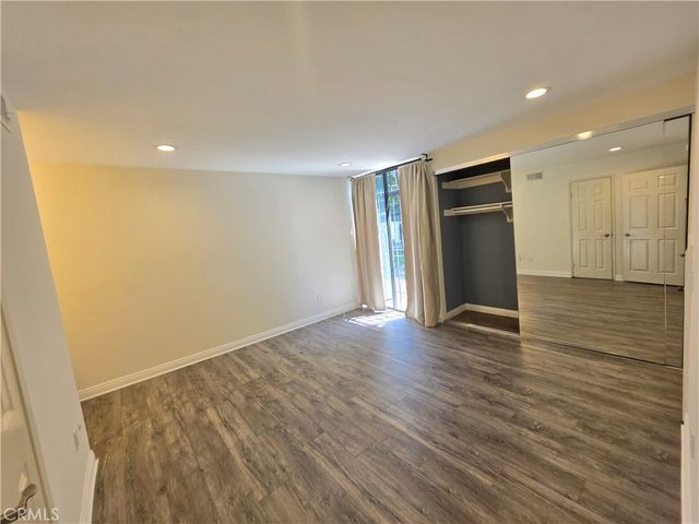 11107 Arminta 22, Los Angeles, CA 91352