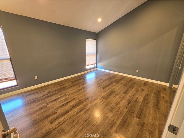 11107 Arminta 22, Los Angeles, CA 91352