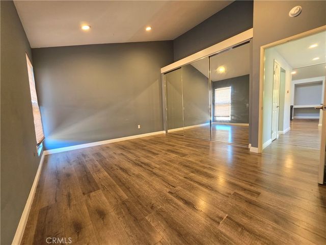 11107 Arminta 22, Los Angeles, CA 91352