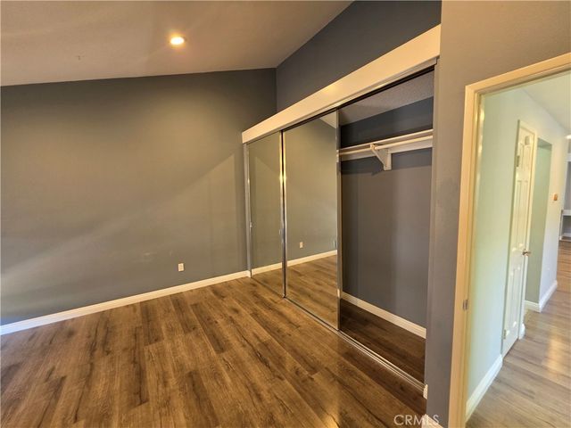11107 Arminta 22, Los Angeles, CA 91352