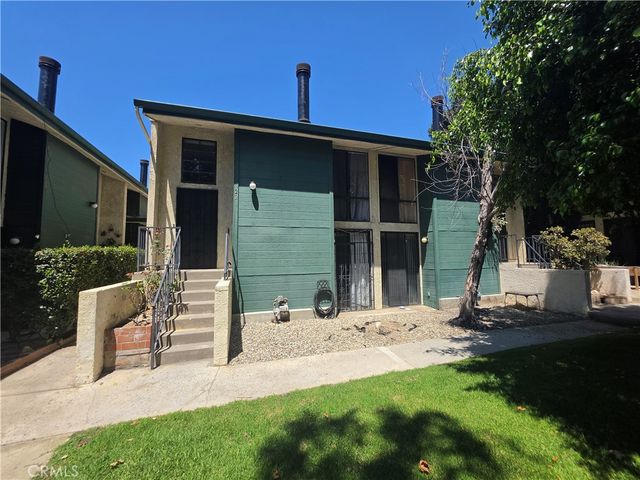 11107 Arminta 22, Los Angeles, CA 91352