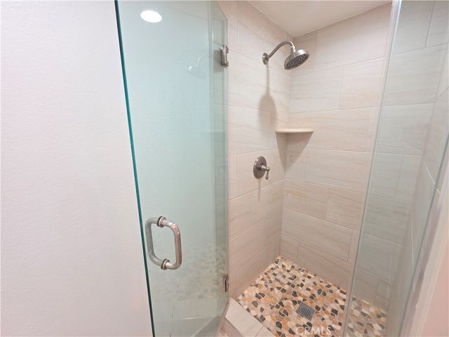 11107 Arminta 22, Los Angeles, CA 91352