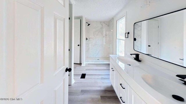 410 Pond View Circle, Hampstead, NC 28443