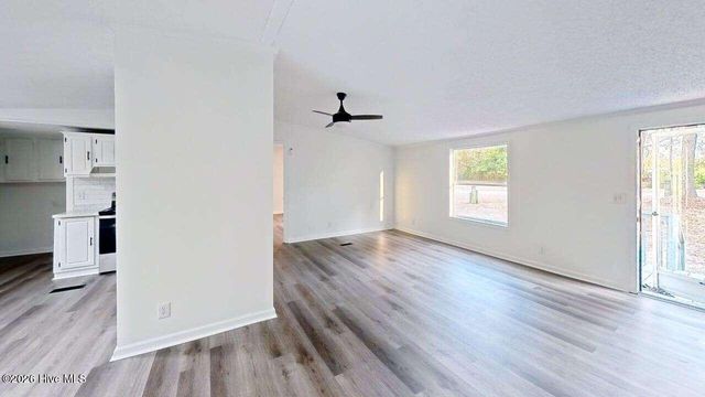 410 Pond View Circle, Hampstead, NC 28443