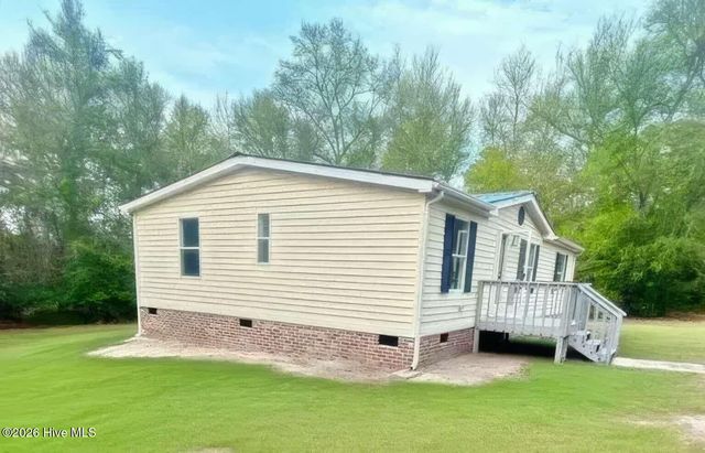 410 Pond View Circle, Hampstead, NC 28443