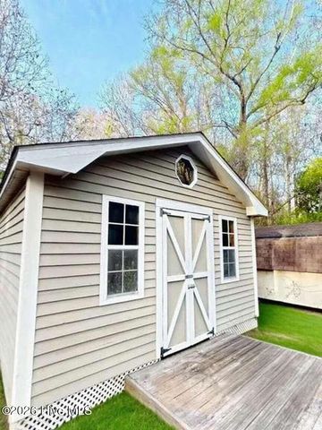 410 Pond View Circle, Hampstead, NC 28443