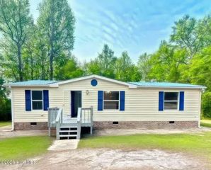 410 Pond View Circle, Hampstead, NC 28443